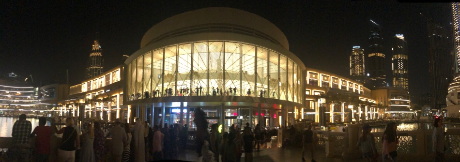 How to Spend a Six Hour Night in Dubai | United Arab Emirates | #AGBHOW | A Great Big Hunk of World | www.agreatbiughunkofworld.com | Dubai Mall